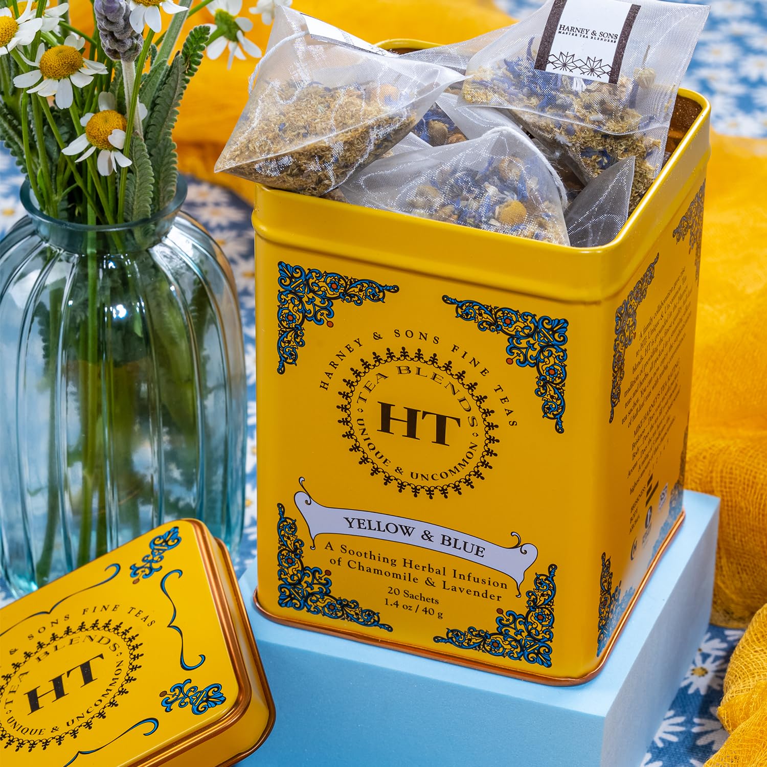 Harney & Sons Master Yellow & Blue Tea Tin – Herbal Blend of Chamomile, Lavender, and Cornflowers – 0.9 Ounces, 20 Sachets, 1 Pack — image 3